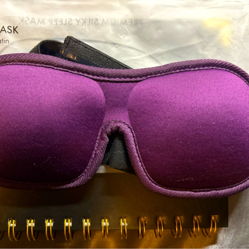 Two lash preserving spacious, never worn sleep, masks in purple and black✨ 💤
